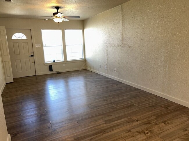 Photo - 1702 Alamo Ave