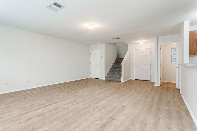 Photo - BEAUTIFUL 3-BEDROOM HOME IN NORTHCLIFFE