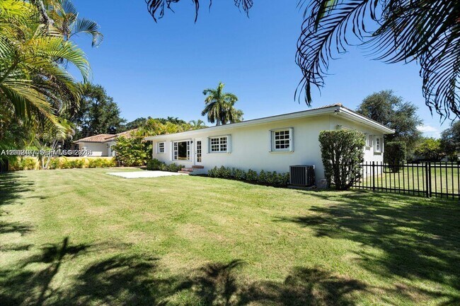 Photo - 4930 Riviera Dr