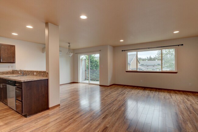 Photo - Conveniently Located 3 Bedroom Townhouse