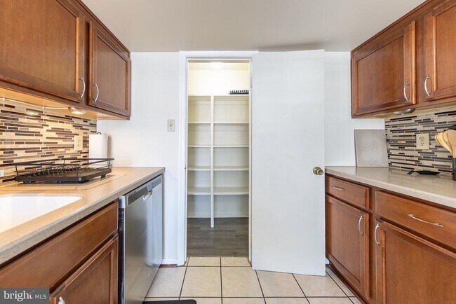 Photo - 4333 Cedarlake Ct