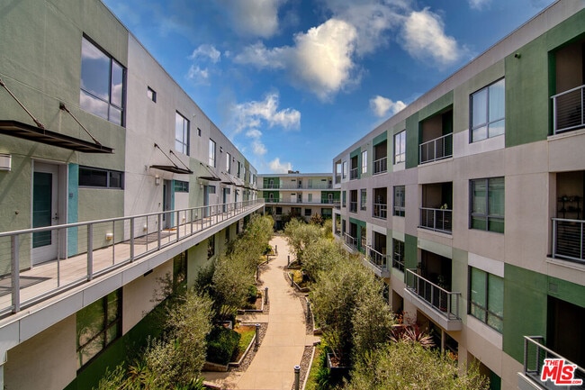 Photo - 11500 Tennessee Ave Unidad 307