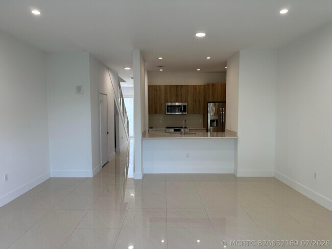 815 NE 17th Ave