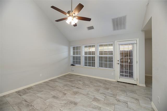 Photo - 831 Summercreek Dr