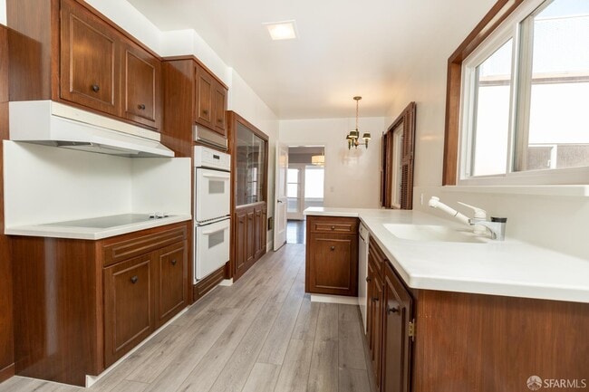 Photo - 874 Green St