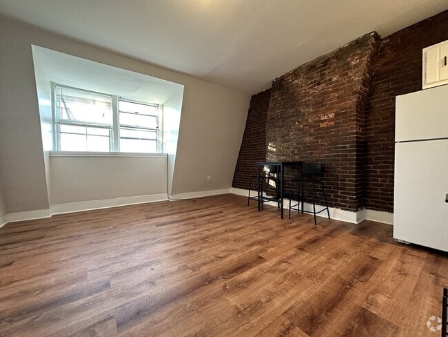 Building Photo - 658 Tremont St Unit 9 Rental