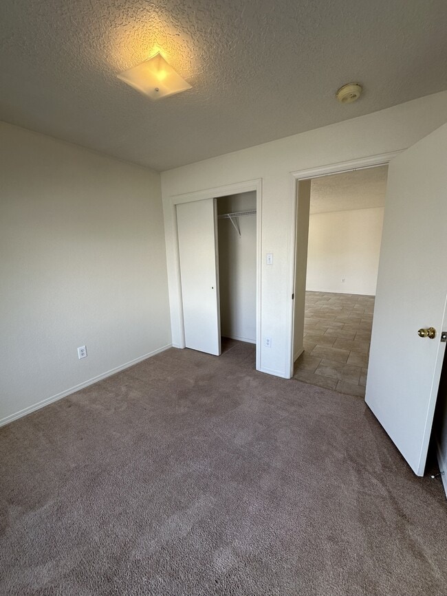 Photo - 11012 Hackamore Ave SW