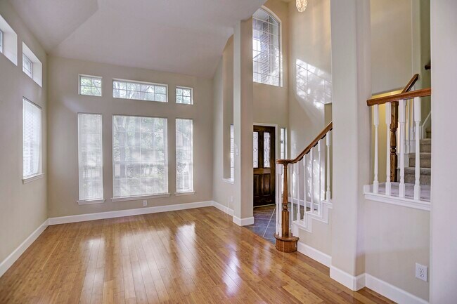 Photo - 147 N Willow Point Cir