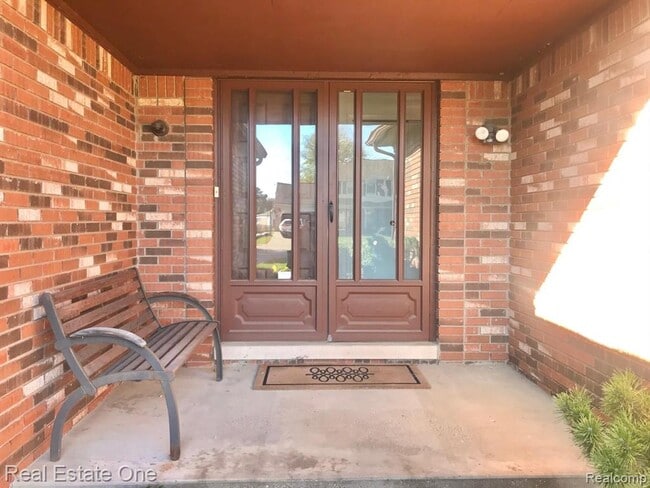 37147 Evergreen Dr