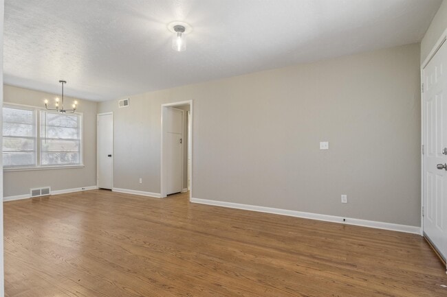 Photo - 1909 NE 52nd St