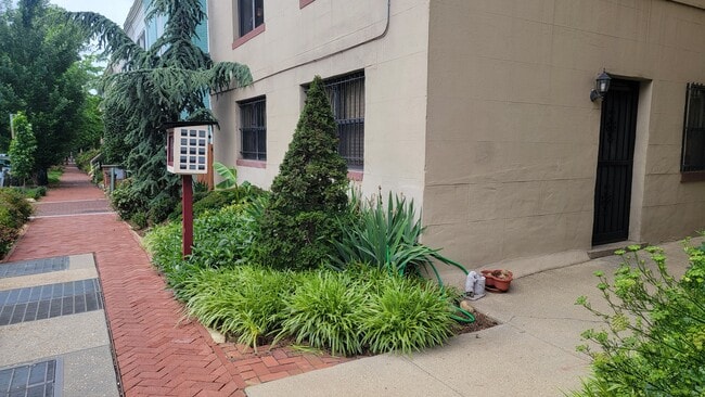 Photo - 1320 21st St NW Unit 106