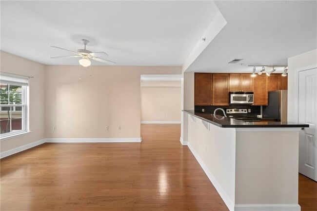 230 E Ponce de Leon Ave Unit 221