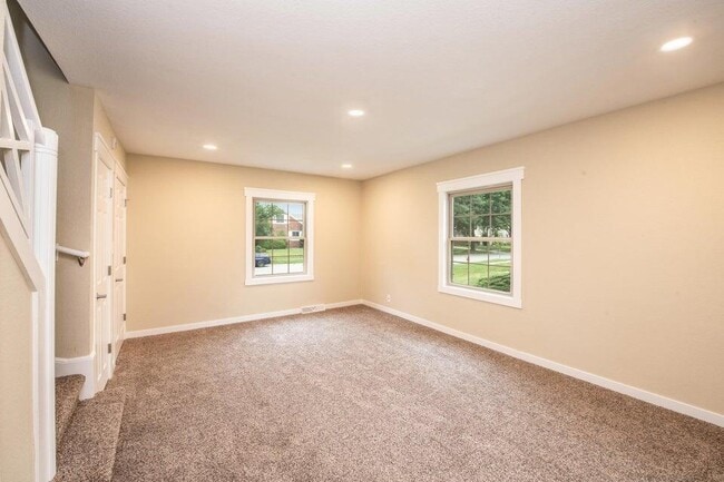 Photo - 5026 N Bay Ridge Ave