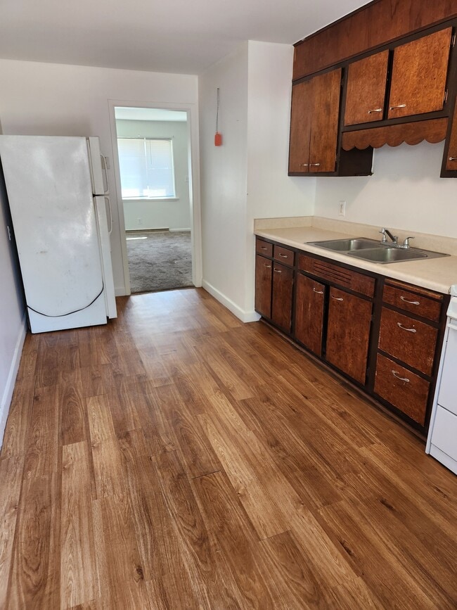 Photo - Swords & Rohmann Unit 3027