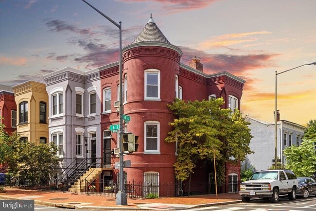 Photo - 320 6th St NE Townhome