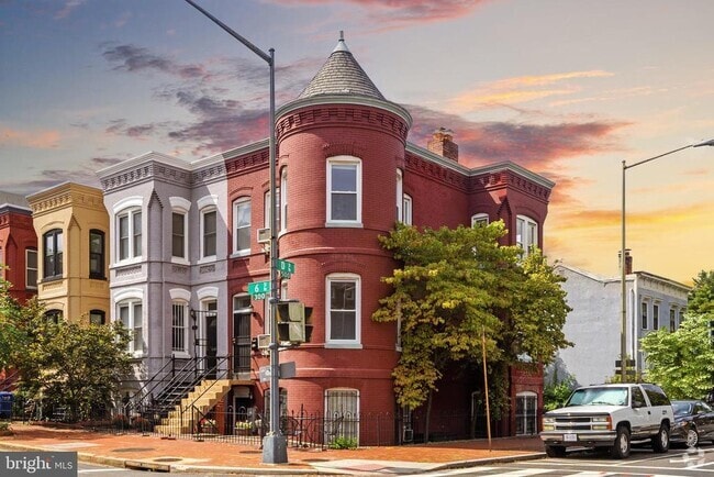 Building Photo - 320 6th St NE Rental