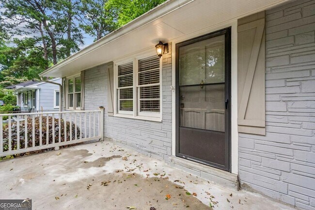 Photo - 1910 La Dawn Ln NW