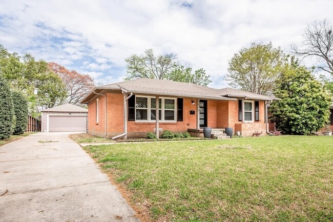 Photo - 570 Bondstone Dr