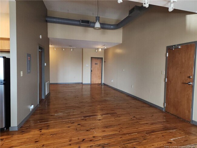 Photo - 129-207 Franklin St