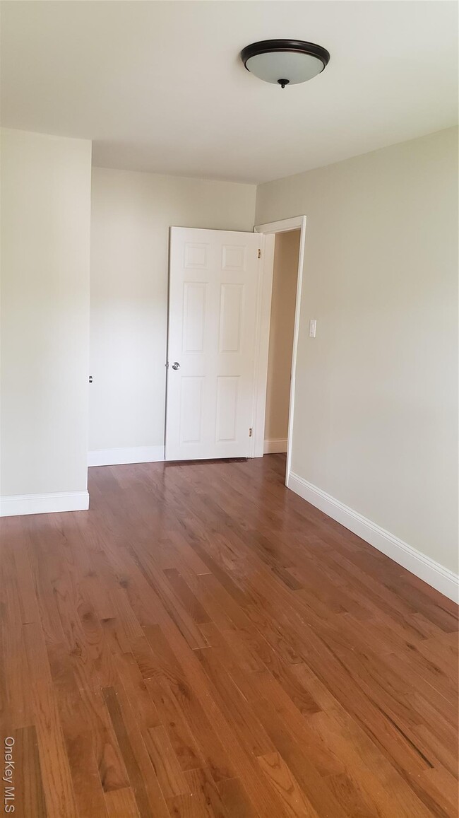 Photo - 643 E 87th St