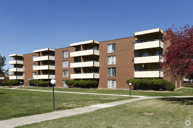 Longmeadow Apartments