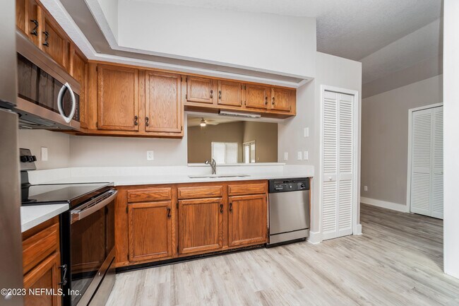 Photo - 190 Las Palmas Ln