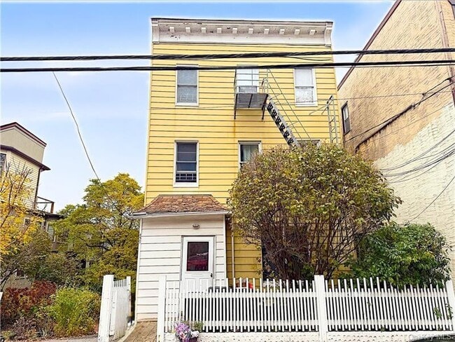 Building Photo - 437 Warburton Ave Unit 1