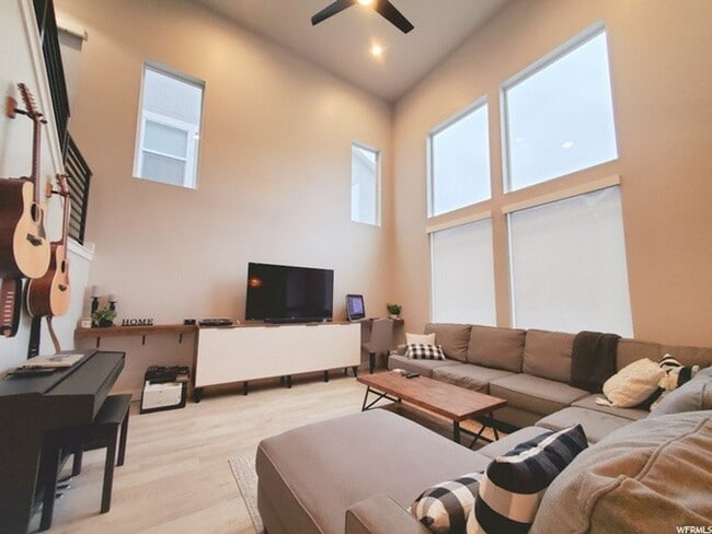 Photo - Beautiful 4 Bedroom Home, Bluffdale, 2827 sq ft, Updated!