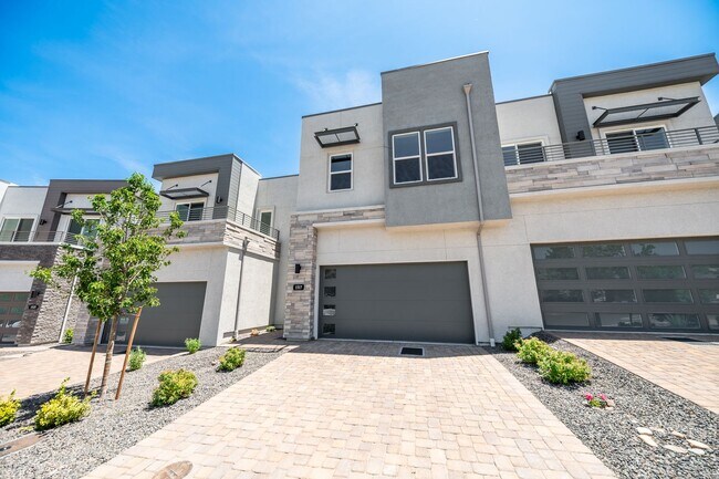 Photo - Immaculate New Build Just Steps from Laker...