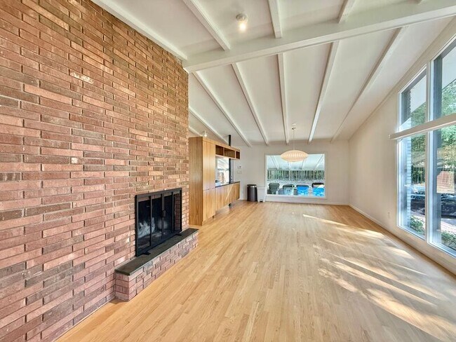 Photo - 3322 Ocotea St