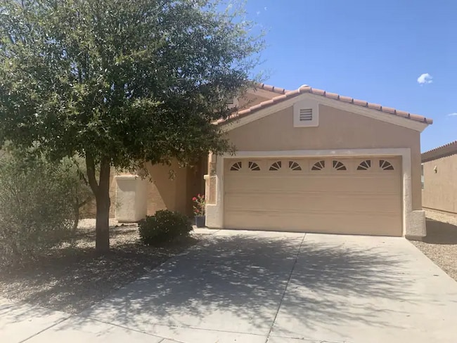 2227 E Stone Stable Dr
