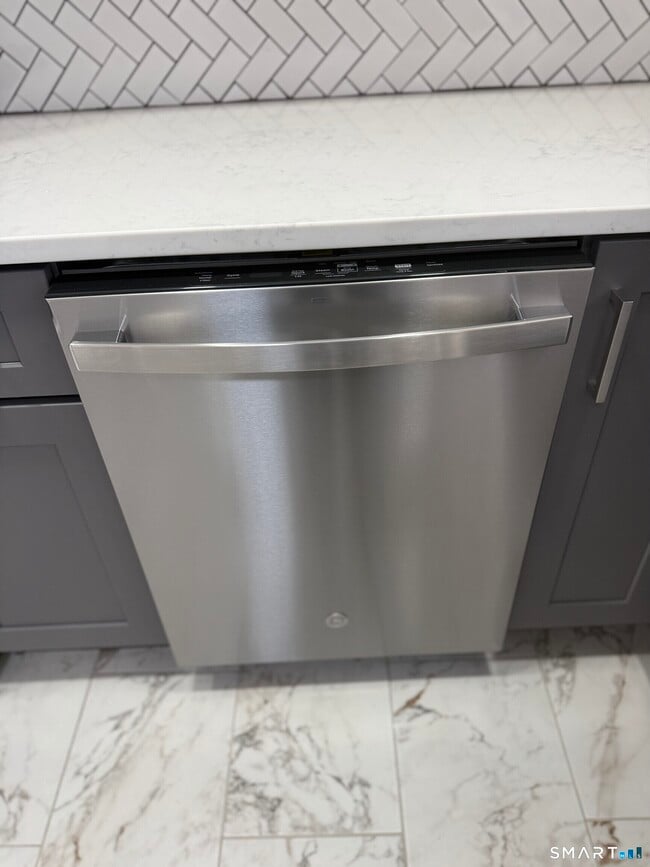 Photo - 8 S Broad St Unidad B