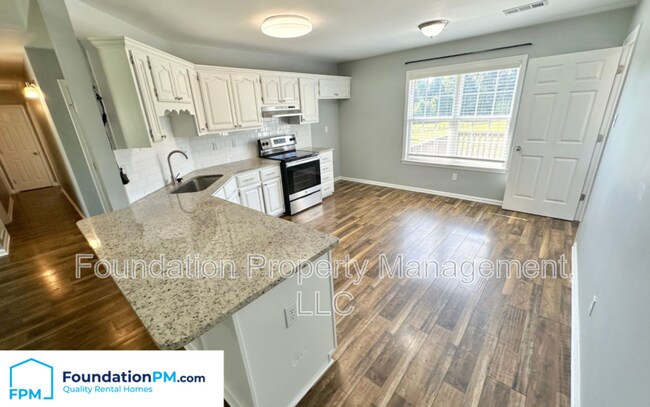 Photo - 1557 Appleberry Rd