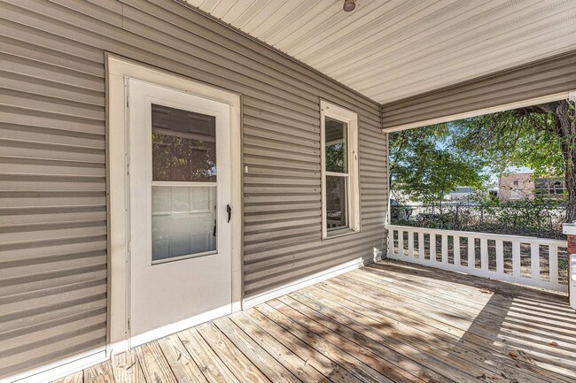 Photo - 3 Bed | 1 Bath | Loft | FULLY Remodeled | Springfield MO | PETS WELCOME!