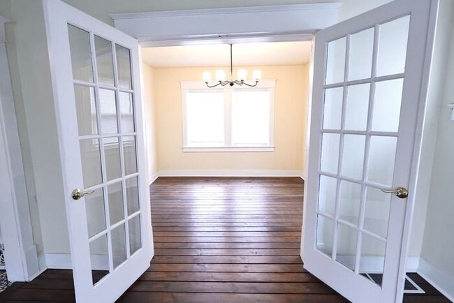 Photo - 555 Brittain Rd