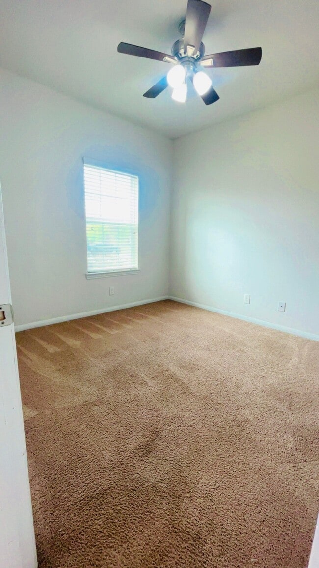 Photo - 8626 Willet St