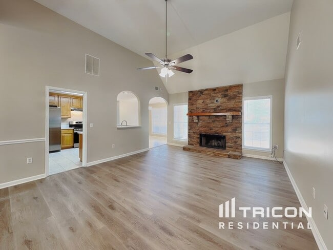 Photo - 222 Yardsley Dr