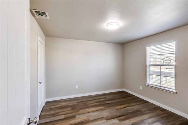 Photo - 406 Camellia Dr