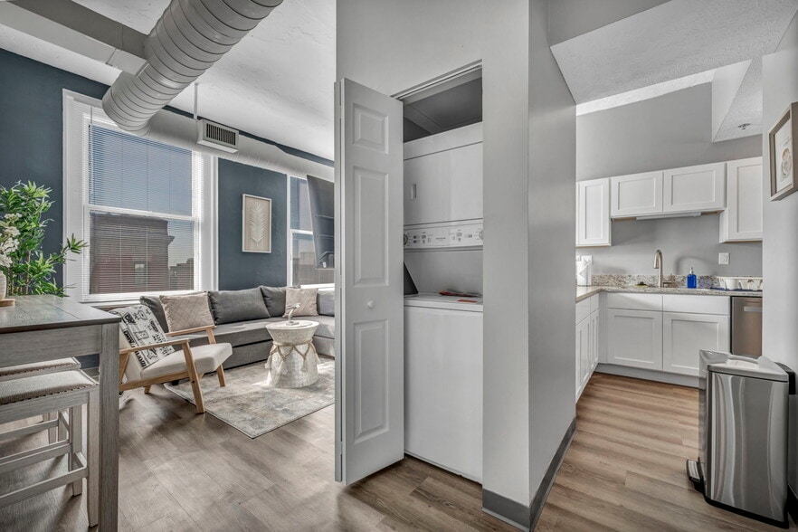 Model - 2BD, 2BA 760 SQFT