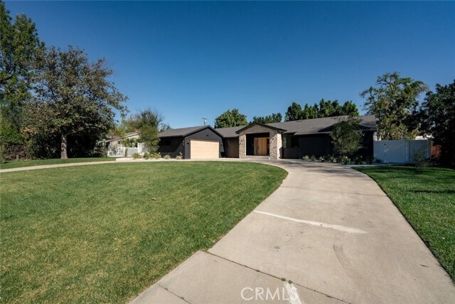 8960 Oak Park Ave
