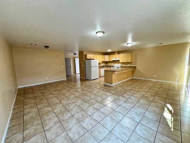 Photo - 1803-1805 E Nelson Ave Apartment Unit 1803