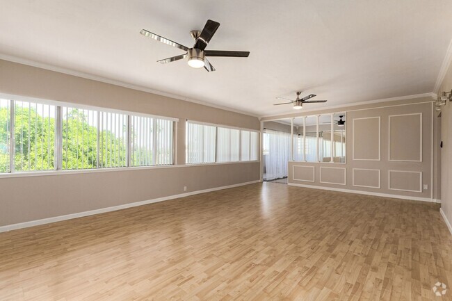 Building Photo - Renovated Urban Penthouse in Downtown Phoe...