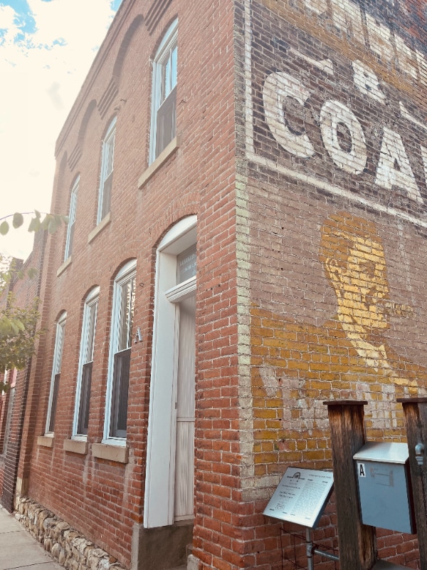 Photo - 214 S 2nd St