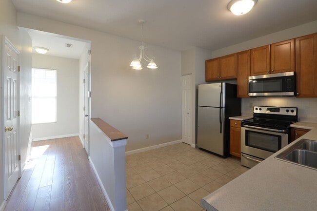 Photo - 4939 Heritage Heights Cir