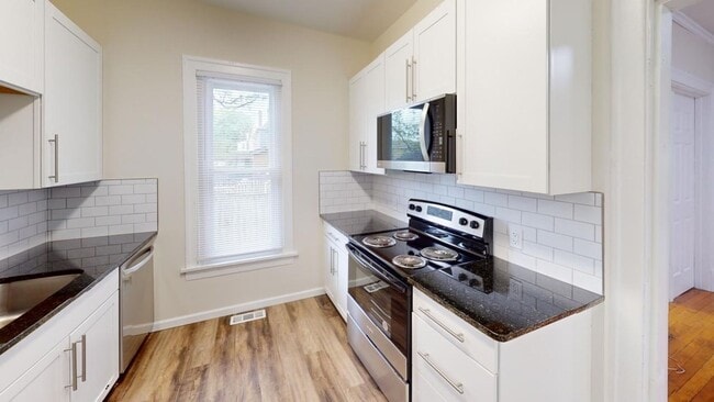 Building Photo - BRAND NEW BUILD- 6 BEDROOMS + 5.5 BATHS + ...