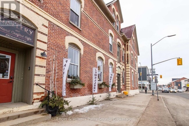 Photo - 100 Muskoka Rd N Unité 37