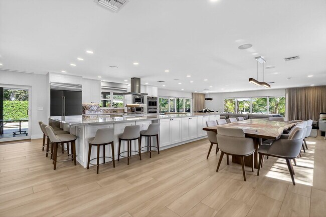 Photo - 937 SW 34th Ct