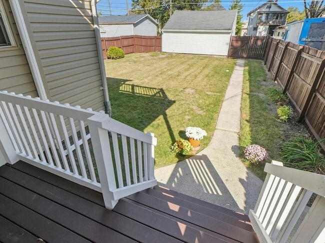 Photo - 121 E Branning Ave