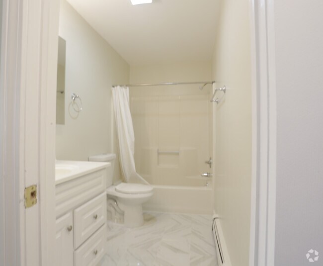 Oak Knoll Apartments For Rent in Norwalk, CT