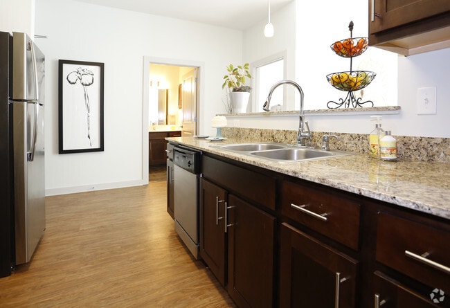 1BR/1BA -673SF